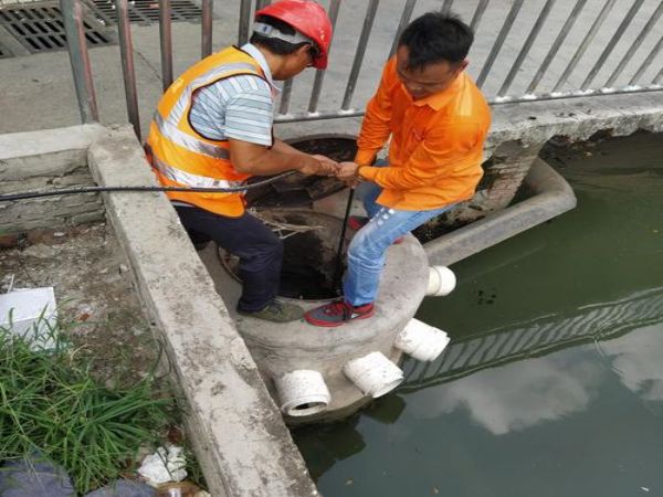 泰安小管道疏通钢带哪家好（泰安市管道疏通）